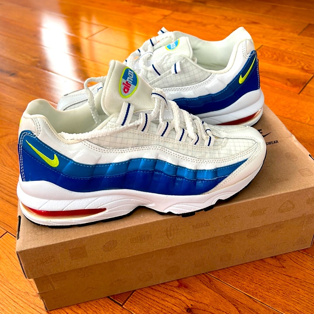 NEW! Nike Airmax 95 LE (GS)- w/box- New!